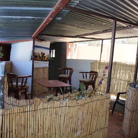 Yoieli Guest House Виндхук Экстерьер фото