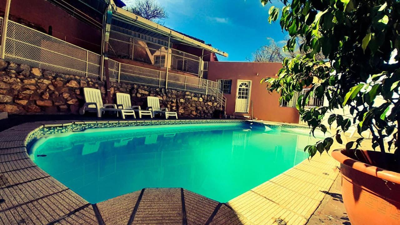 Yoieli Guest House Виндхук Экстерьер фото